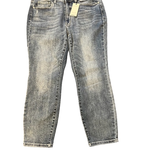 New!  Judy Blue Amora Distressed High Rise Slim Fit Jeans. - Picture 1 of 3